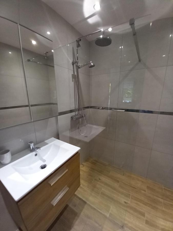 Apartament Przy Obozie オシフィエンチム エクステリア 写真